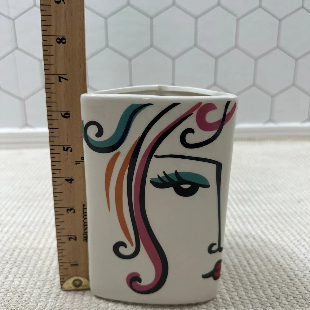 Vintage Style Abstract Face Ceramic‎ Vase Triangular Pop Art Modern White 6.5in